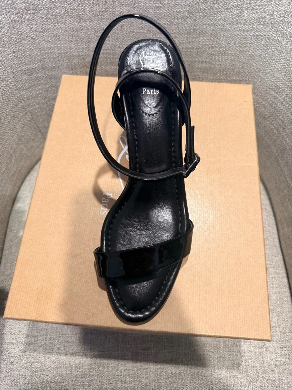 Christian Louboutin silhouette toe
